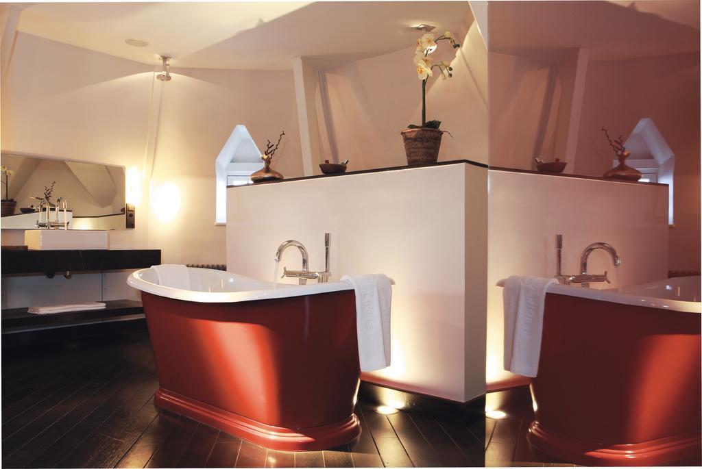 Manoir De Lebioles Hotell Spa Rum bild