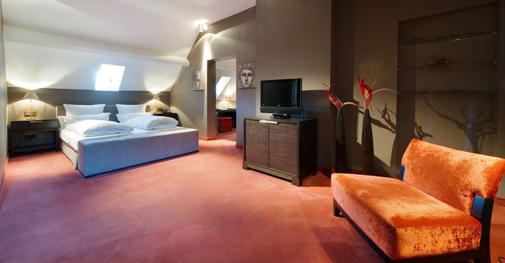 Manoir De Lebioles Hotell Spa Exteriör bild